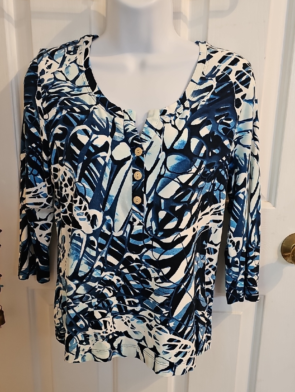 Ladies 3/4 Sleeve Top S Top Story